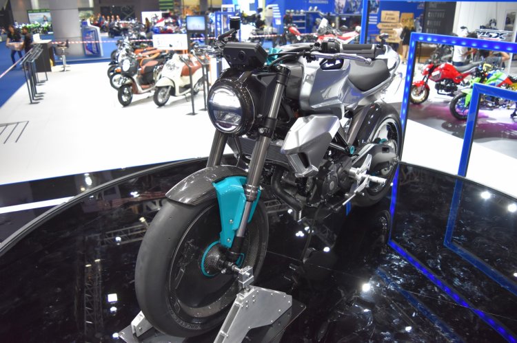 Honda 150 SS Racer at BIMS 2017 front three quarter left
