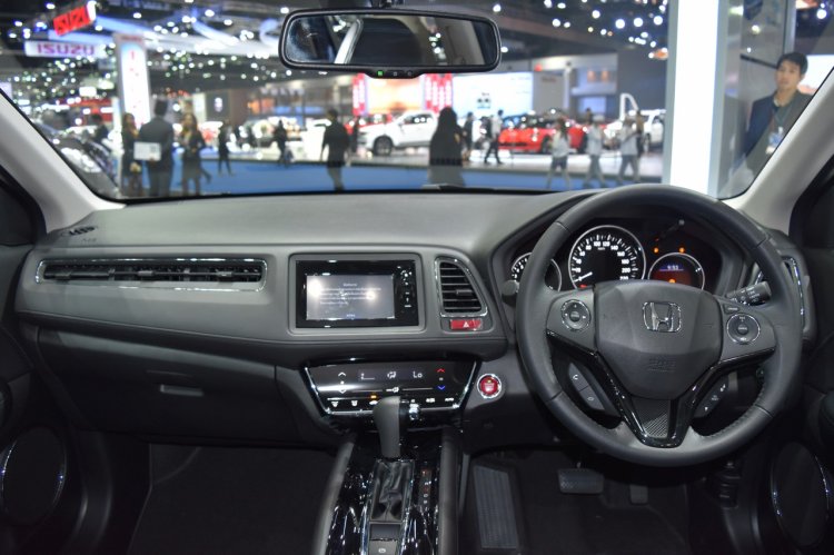 Honda HR-V dashboard showcased at the BIMS 2017