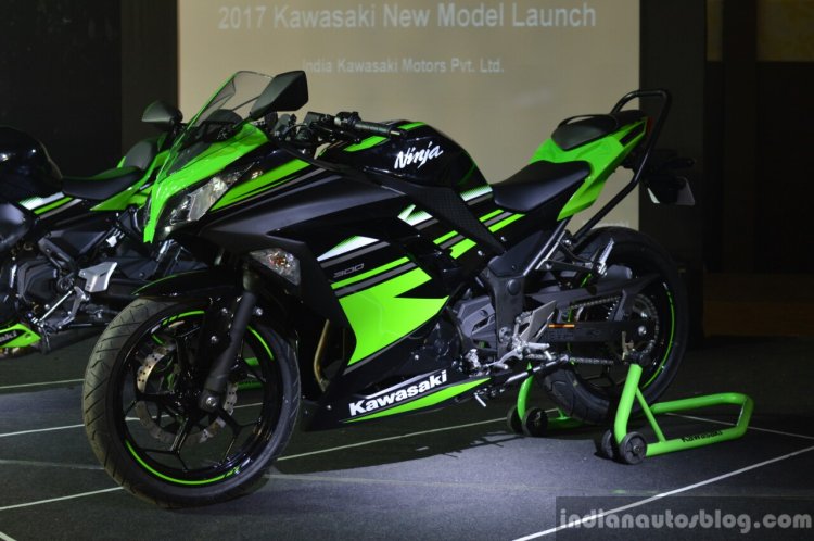 Kawasaki Ninja 300 front three quarter and side at India launch