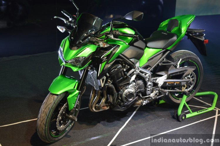 Kawasaki Z900 front three quarter left at India launch