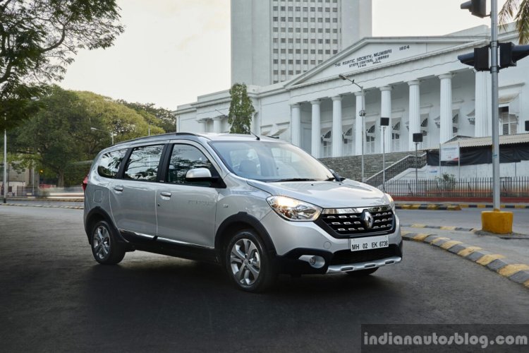 Renault Lodgy Stepway front quarter First Drive Review