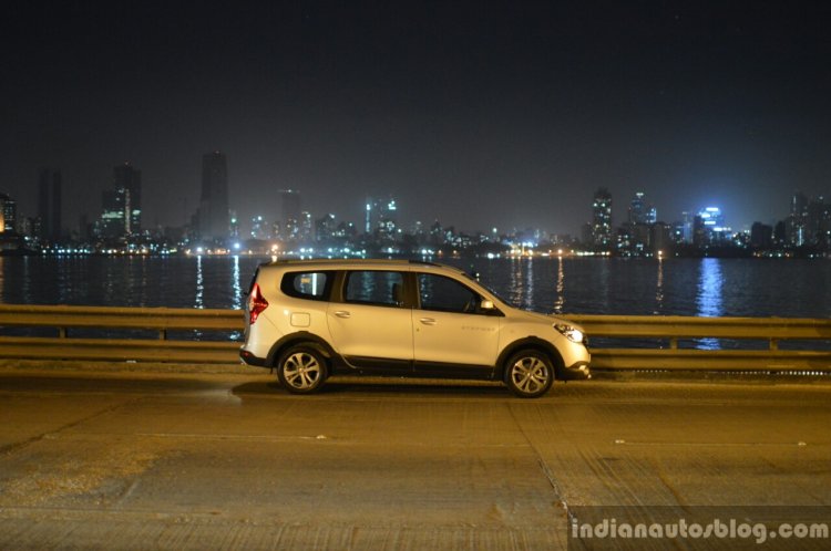 Renault Lodgy Stepway side First Drive Review