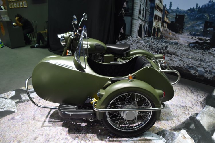 Royal Enfield Classic 500 sidecar Forest Green side at BIMS 2017