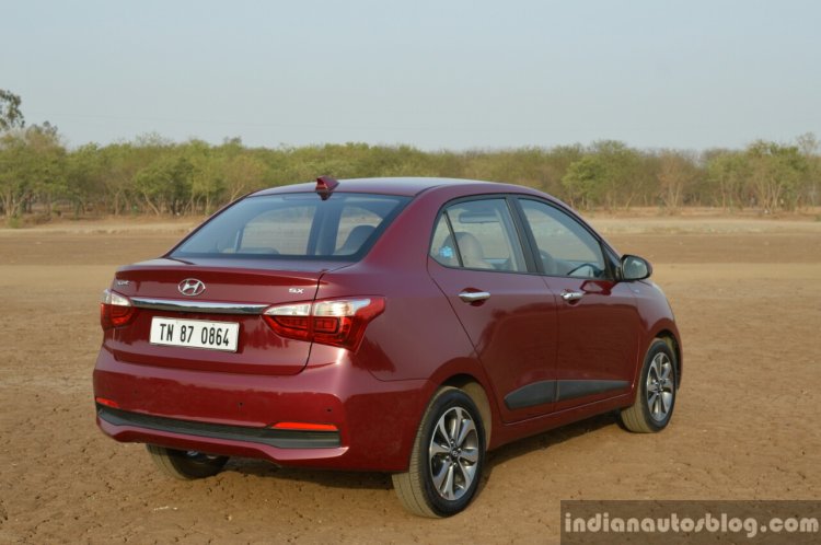 2017 Hyundai Xcent 1.2 Diesel (facelift) rear three quarter review