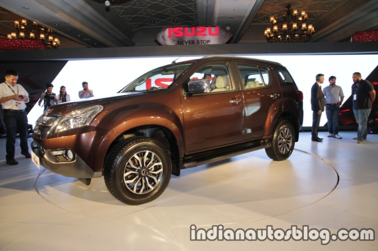 Isuzu MU-X front three quarter launched in India image