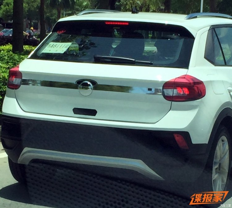 VW T-ROC rear spotted with clever disguise in China