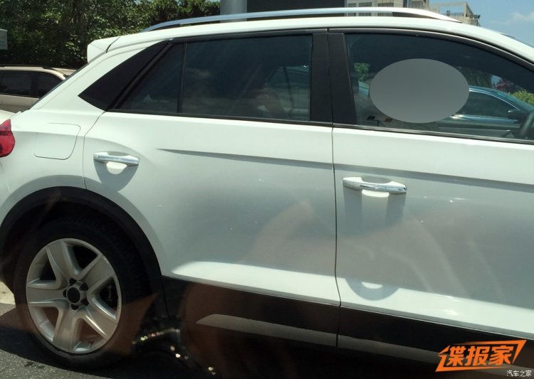 VW T-ROC window spotted with clever disguise in China