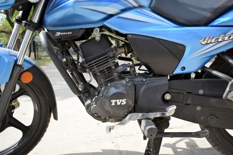 TVS Victor review still engine and gear lever