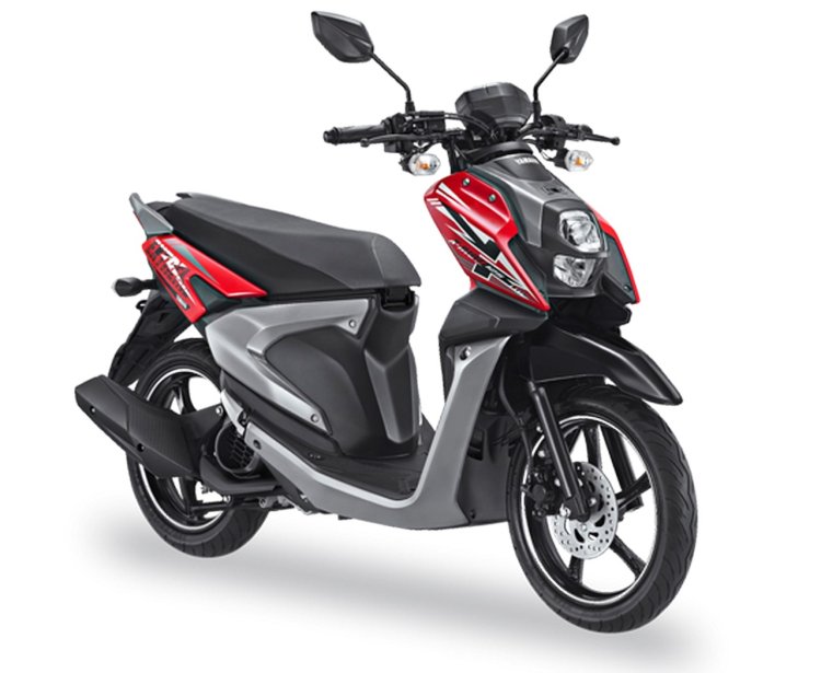 Yamaha X-Ride 125 red front three quarter