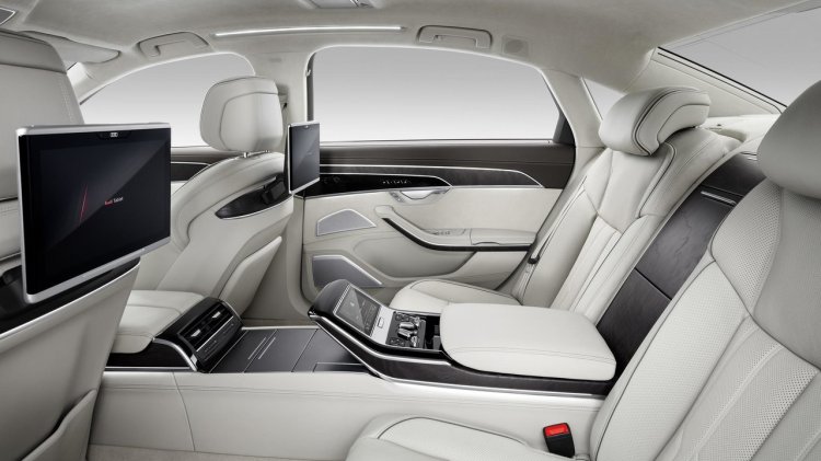 2018 Audi A8 interior