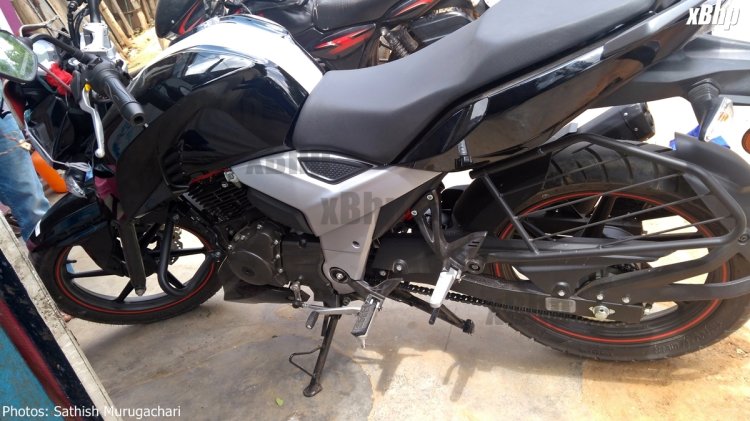2017 TVS Apache 160 facelift side