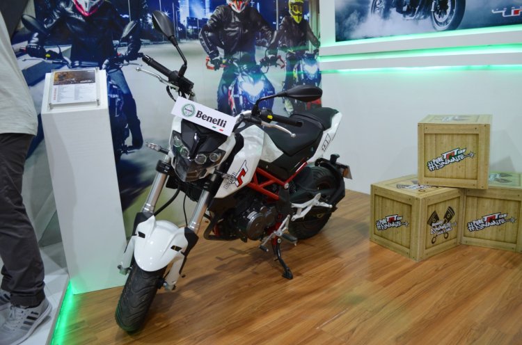 Benelli TNT 135 at Nepal Auto Show front left quarter