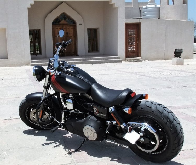 Harley Davidson Fat Bob Radical Custom rear left three quarter