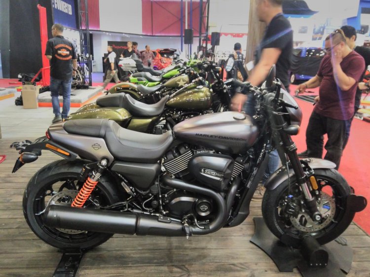 Harley-Davidson Street Rod right side at GIIAS 2017