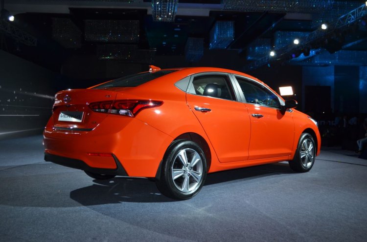2017 Hyundai Verna rear three quarters