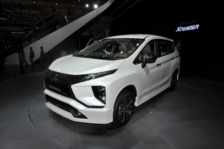 Mitsubishi Xpander at GIIAS 2017 Live left front three quarters