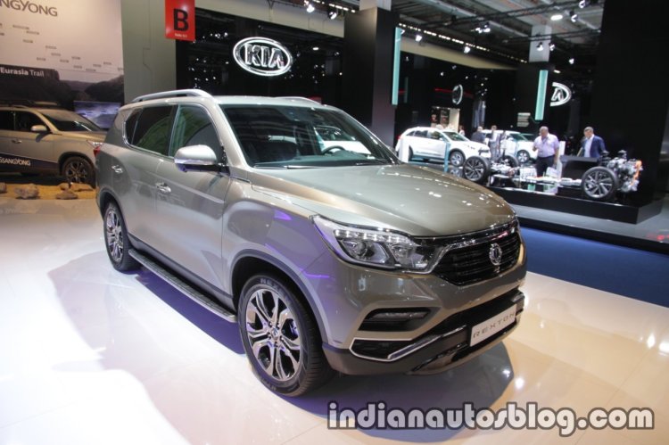 2017 Ssangyong Rexton (Mahindra XUV700) front three quarter view at IAA 2017