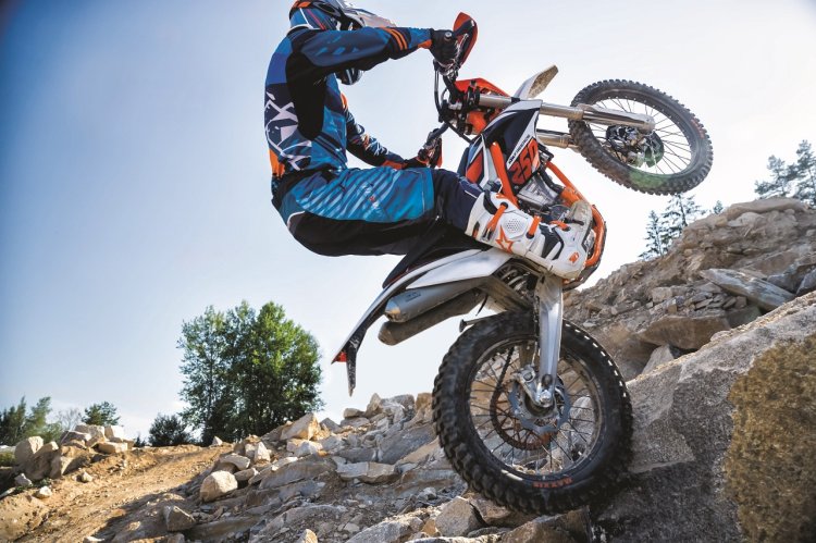 2018 KTM FREERIDE 250 F rear right action
