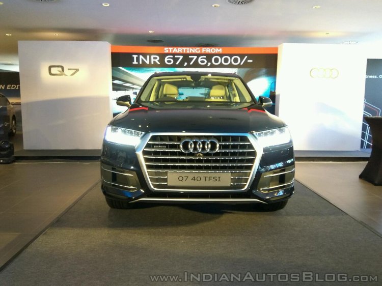 Audi Q7 Petrol 40 TFSI front view