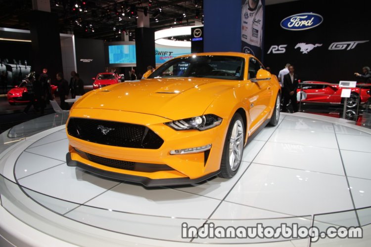 Euro-spec 2018 Ford Mustang GT front three quarters showcased at IAA 2017