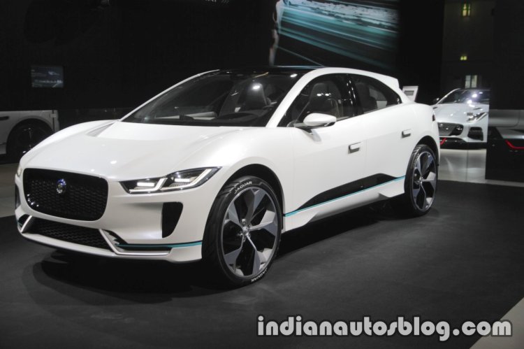 Jaguar I-Pace Concept front three quarters right at IAA 2017