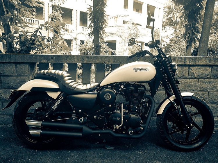 Royal Enfield Thunderbird 500 Iron Maiden