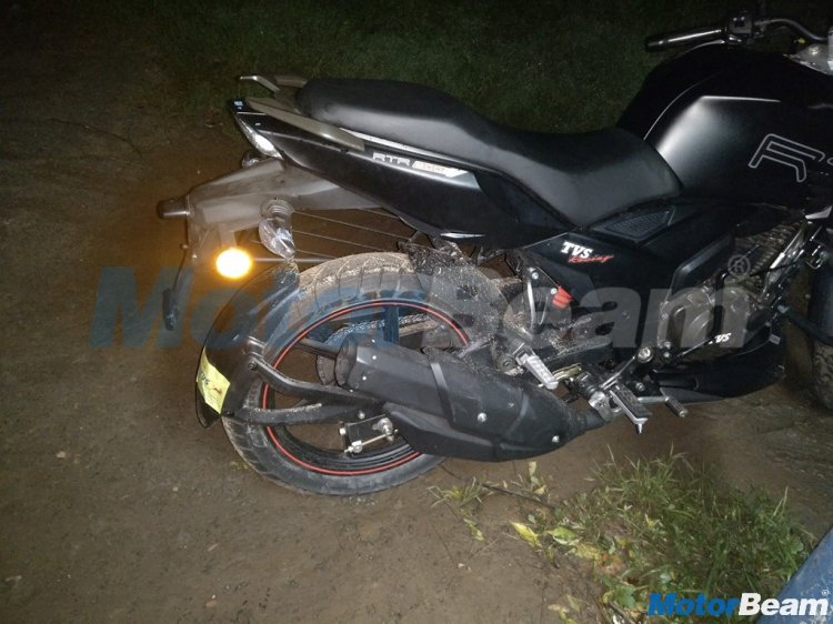 TVS Apache RTR 160 spied with Apache RTR 200 body seat