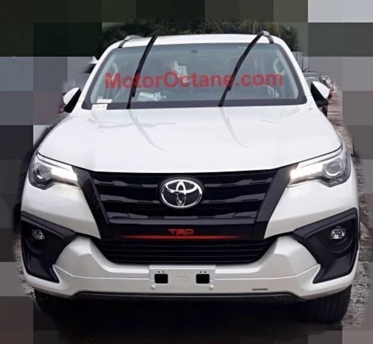 Toyota Fortuner TRD Sportivo front view