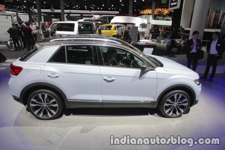 VW T-ROC side profile at IAA 2017