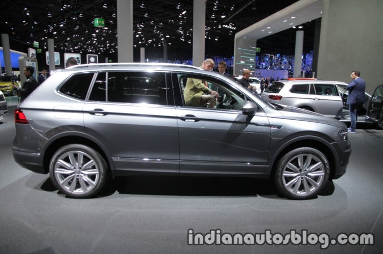 VW Tiguan Allspace side at IAA 2017