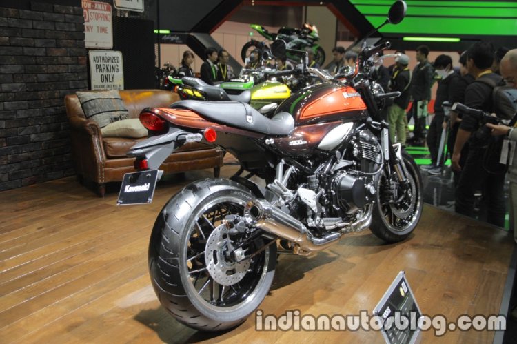 2018 Kawasaki Z900RS rear three quarters right at the Tokyo Motor Show