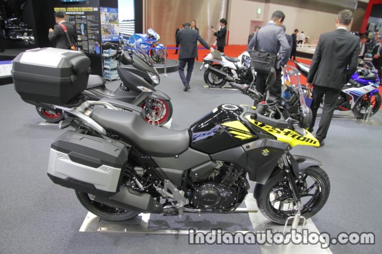 Suzuki V-Strom 250 wheel fairing side at 2017 Tokyo Motor Show