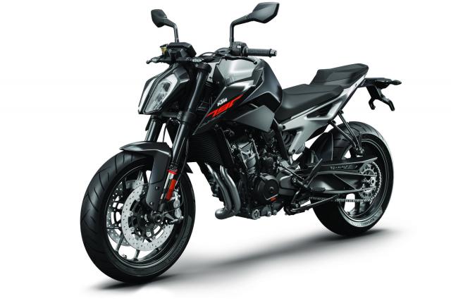 2018 KTM 790 Duke Black Press shot front left quarter