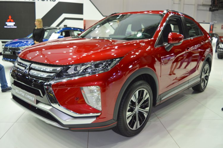 Mitsubishi Eclipse Cross front three quarters left side at 2017 Dubai Motor Show