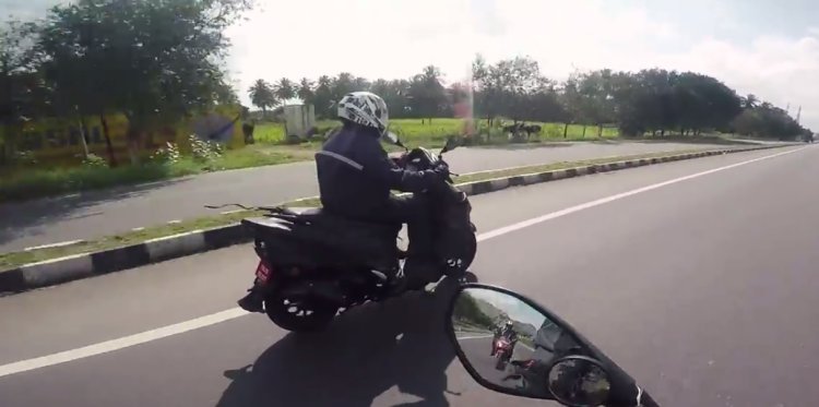 TVS Graphite spied on the highway rear right quarter