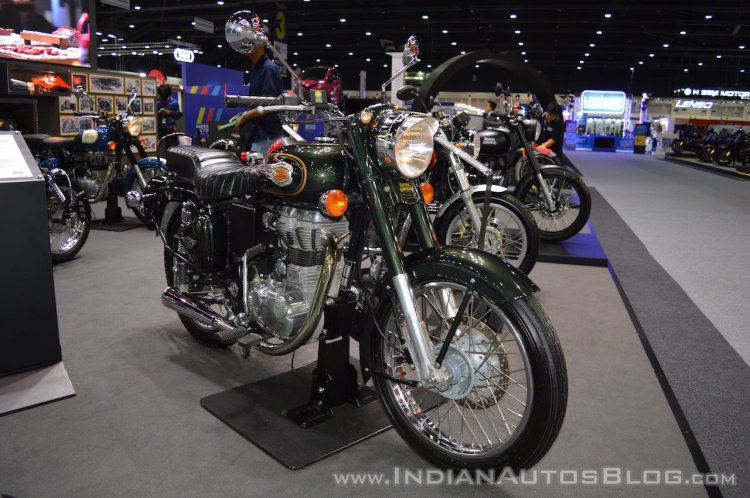 Royal Enfield Bullet 500 front right quarter at 2017 Thai Motor Expo