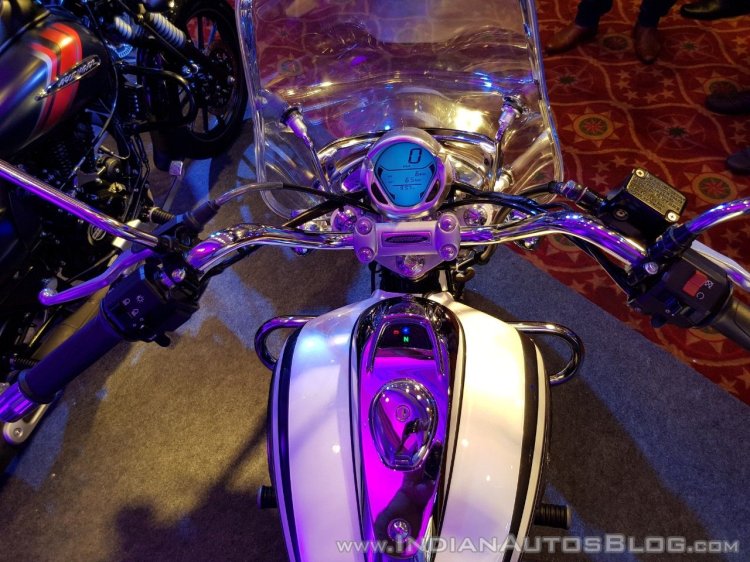 2018 Bajaj Avenger 220 Cruise unveiled cockpit