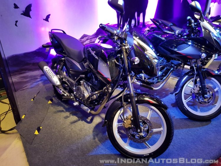 2018 Bajaj Pulsar 150 Black Pack Edition showcased front left quarter