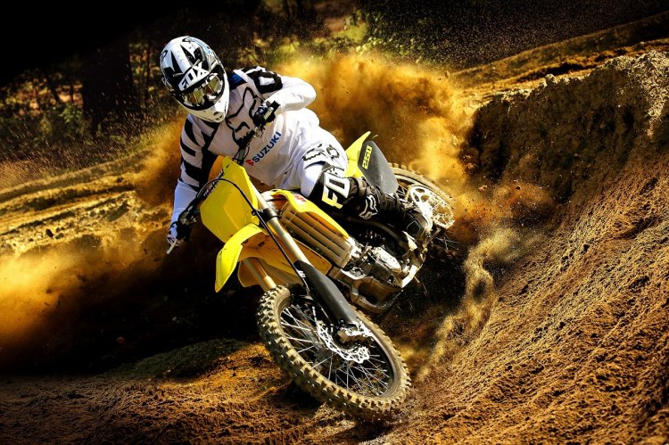 2018 Suzuki RM-Z250 press action front