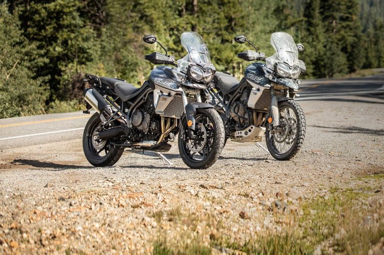 2018 Triumph Tiger 800 range press front right quarter
