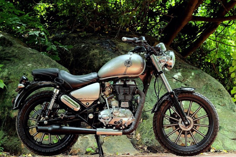 Royal Enfield Thunderbird 350 Stellar right side