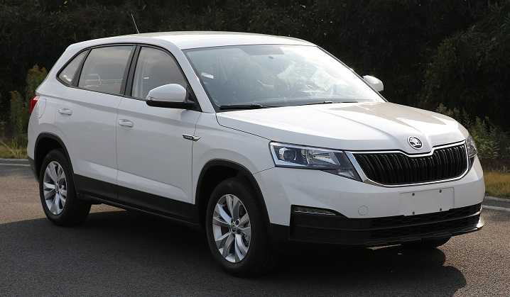 Skoda Kamiq front three quarters right side
