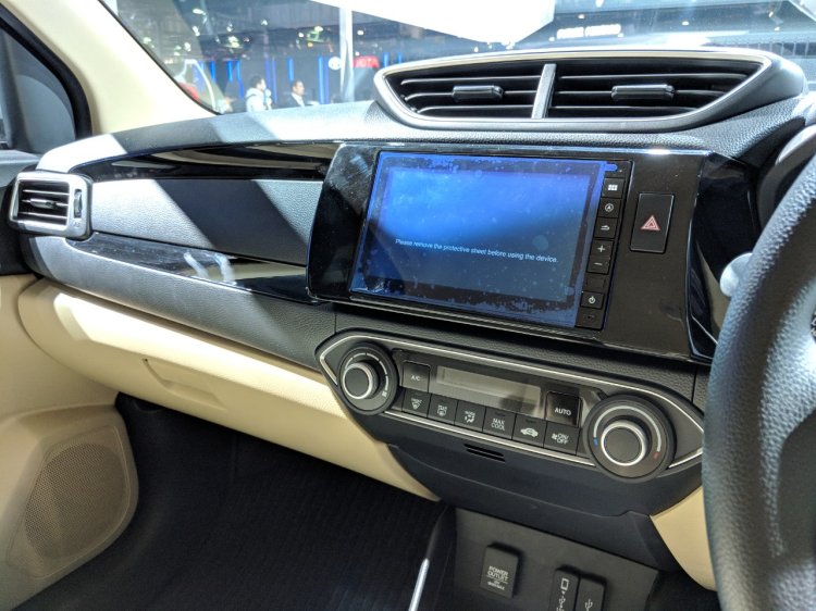 2018 Honda Amaze interior
