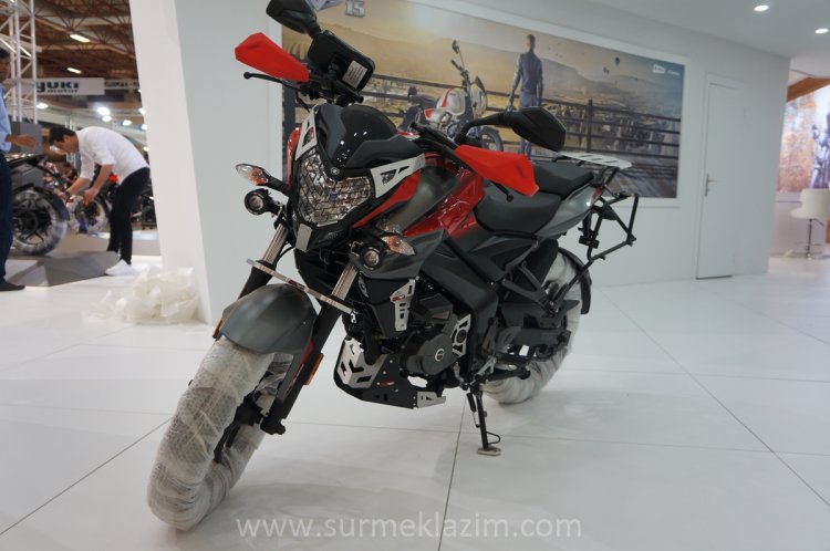 Bajaj Pulsar NS 200 with accessories front left quarter at Motobike Istanbul 2018
