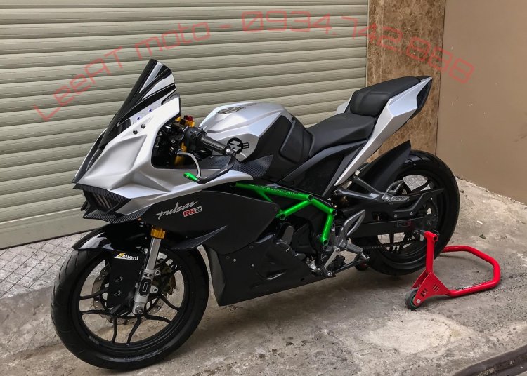 Bajaj Pulsar RS200 H2R mod front left quarter