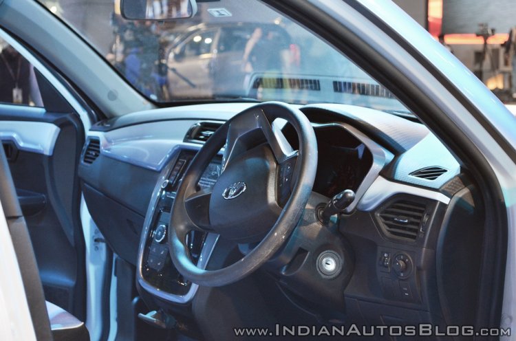 Mahindra e-KUV100 dashboard side view at Auto Expo 2018