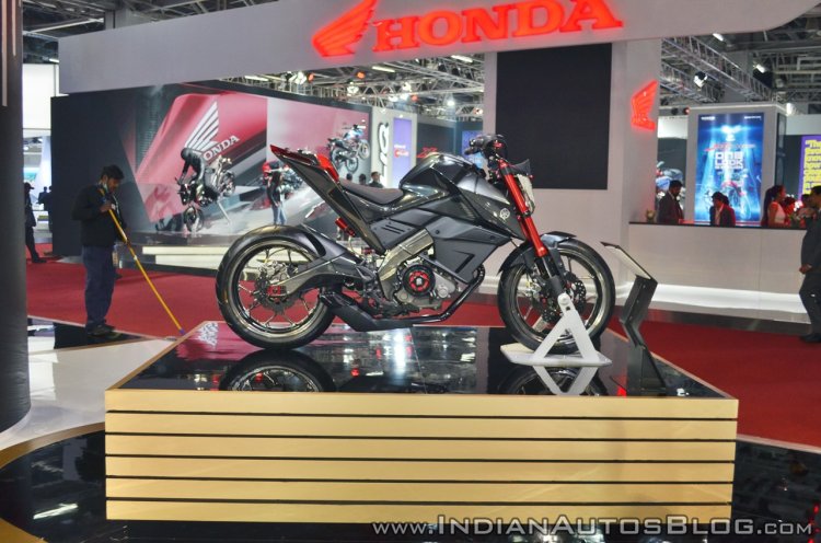 Yamaha Hyper Slaz Concept right side at 2018 Auto Expo