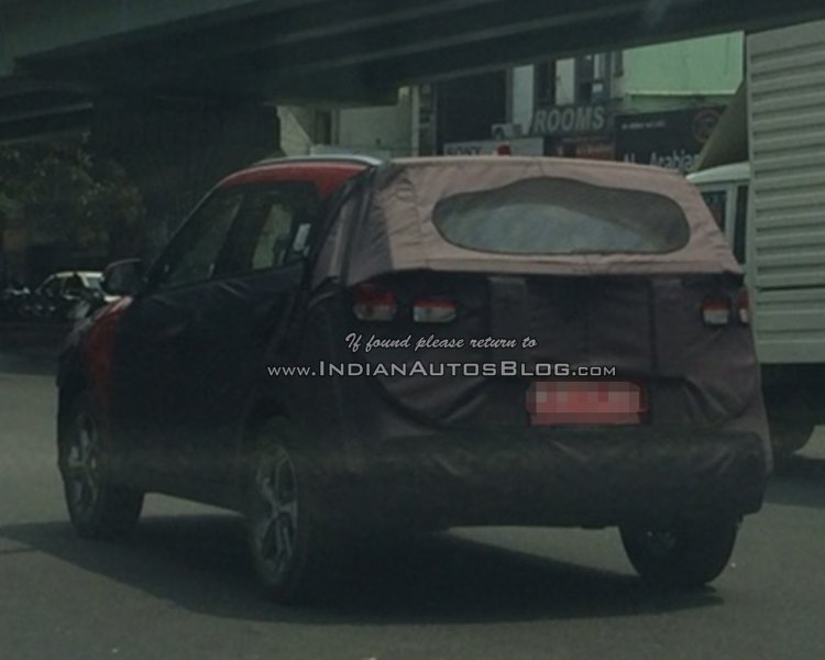 2018 Hyundai Creta facelift spy shot rear angle view