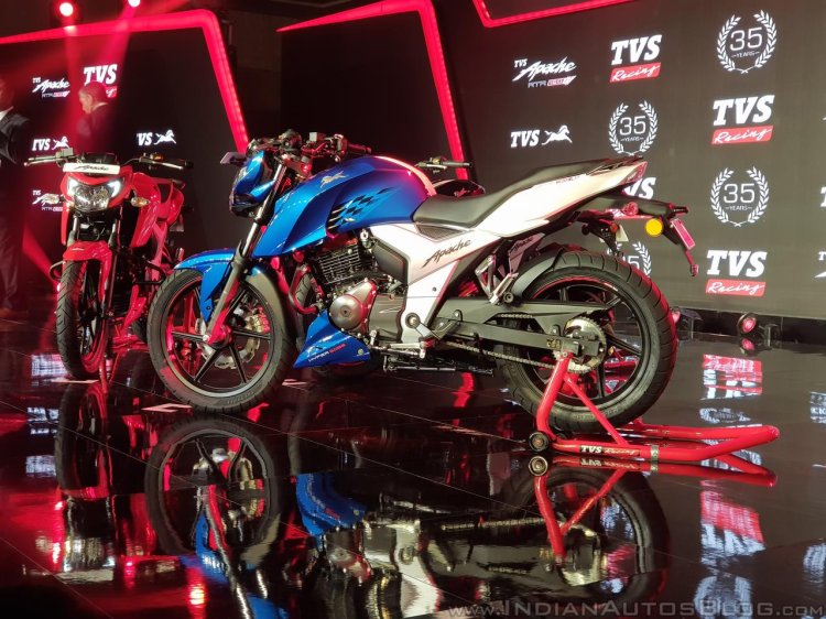 2018 TVS Apache RTR 160 4V India launch Blue left side