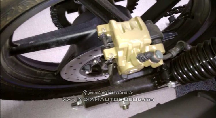 2018 Bajaj Pulsar 150 UG5 spied by IAB reader rear brake